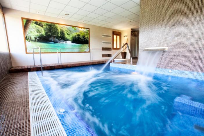 Hotel & Spa Villa De Mestas Местас-дель-Кон Экстерьер фото